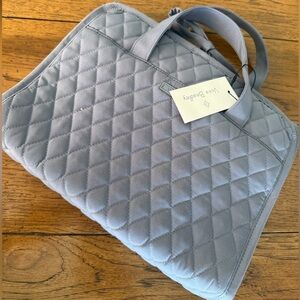 NWT Vera Bradley Beautiful 🌺 Quilted Travel Organizer/Toiletry Bag